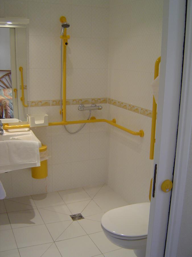 Hôtel De Normandie Conches-en-Ouche Extérieur photo