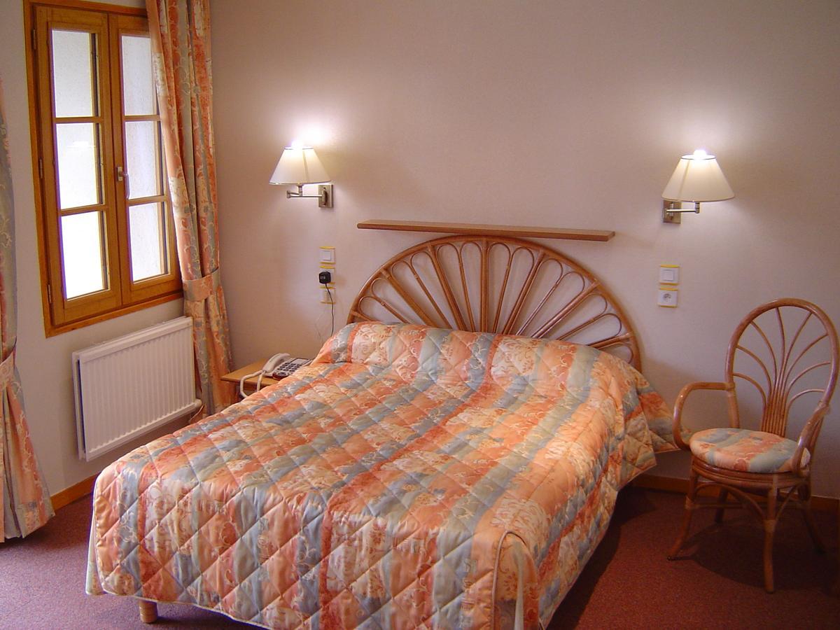 Hôtel De Normandie Conches-en-Ouche Extérieur photo